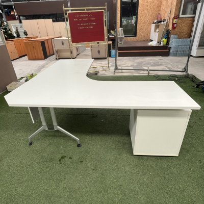 โต๊ะทำงานผู้บริหารทรง L (สีขาว)