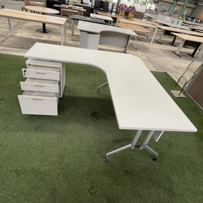 โต๊ะทำงานผู้บริหารทรง L (สีขาว)