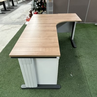 โต๊ะทำงานทรง L