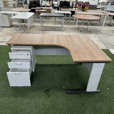 โต๊ะทำงานทรง L