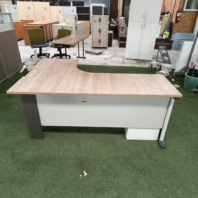 โต๊ะทำงานทรง L