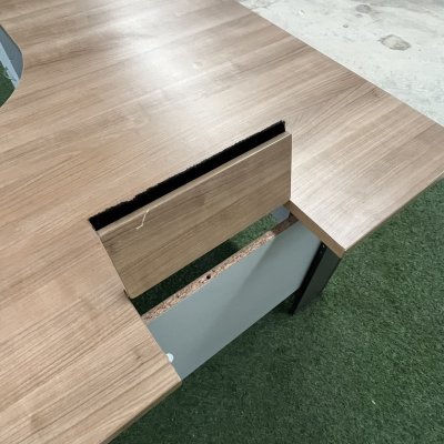 โต๊ะทำงานทรง L