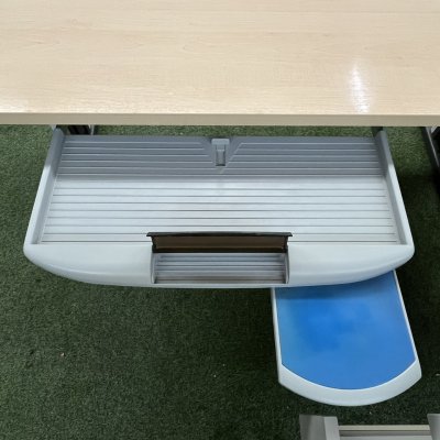 โต๊ะทำงานผู้บริหารทรง L (สีครีม)