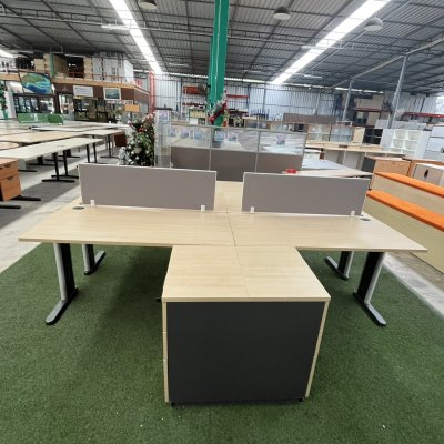 โต๊ะทำงานกลุ่ม 4 ที่นั่งทรง L  (สีครีม)