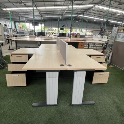 โต๊ะทำงานกลุ่ม 4 ที่นั่งทรง L  (สีครีม)