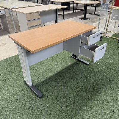 โต๊ะทำงาน