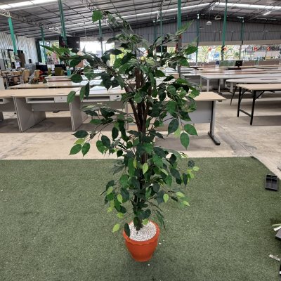 ต้นไม้ปลอม