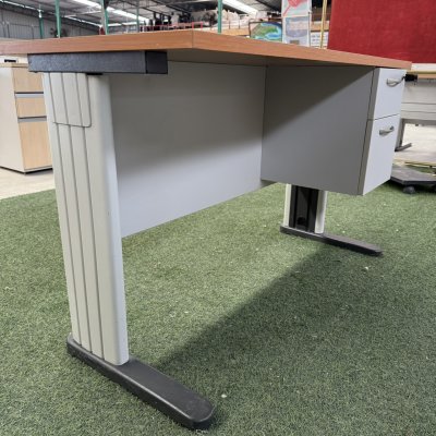 โต๊ะทำงาน