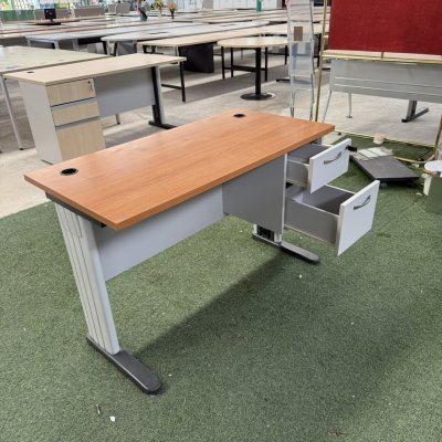 โต๊ะทำงาน