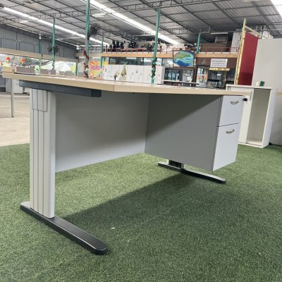 โต๊ะทำงาน