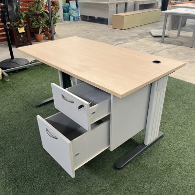 โต๊ะทำงาน