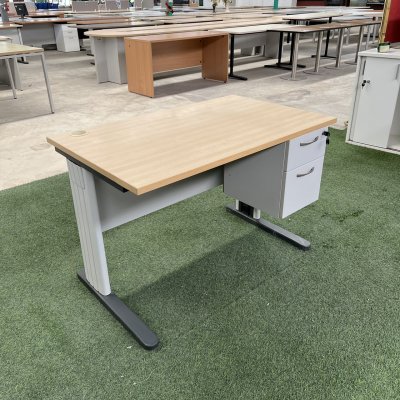 โต๊ะทำงาน