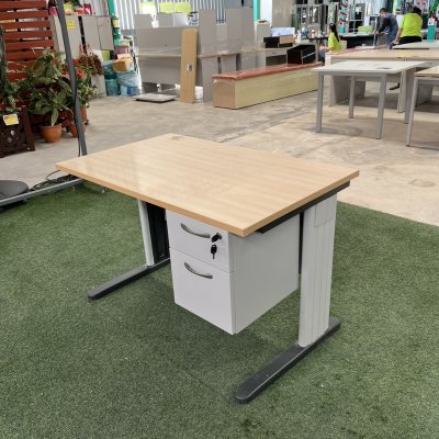 โต๊ะทำงาน