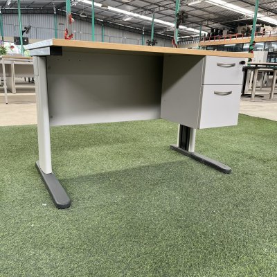 โต๊ะทำงาน