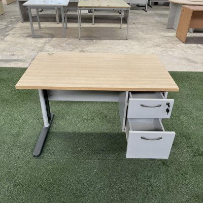 โต๊ะทำงาน