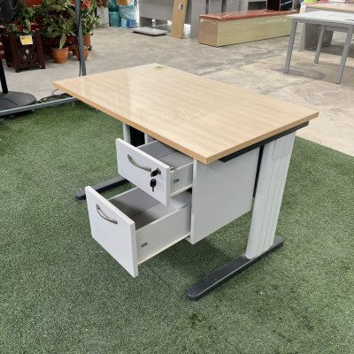 โต๊ะทำงาน