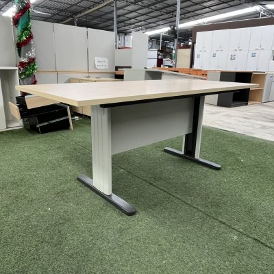 โต๊ะประชุม 4-6 ที่นั่ง