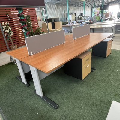 โต๊ะทำงานกลุ่ม 4 ที่นั่ง