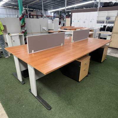 โต๊ะทำงานกลุ่ม 4 ที่นั่ง