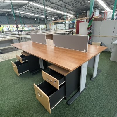 โต๊ะทำงานกลุ่ม 4 ที่นั่ง