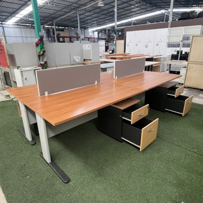 โต๊ะทำงานกลุ่ม 4 ที่นั่ง