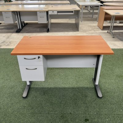 โต๊ะทำงาน