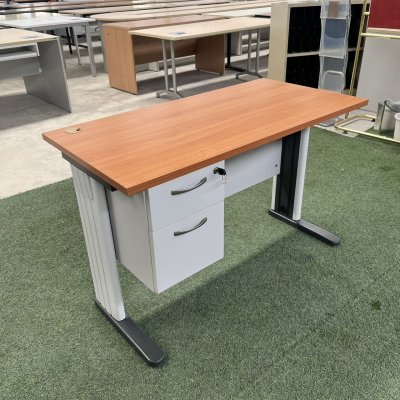 โต๊ะทำงาน