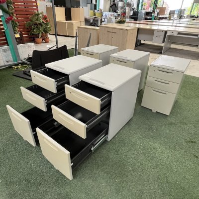 ตู้ลิ้นชักเหล็กใต้โต๊ะ okamura