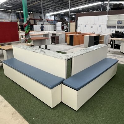 สตูลนั่งคอย เข้ามุม