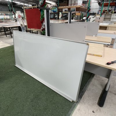 กระดานไวท์บอร์ด แขวนผนัง