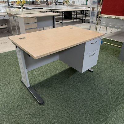 โต๊ะทำงาน