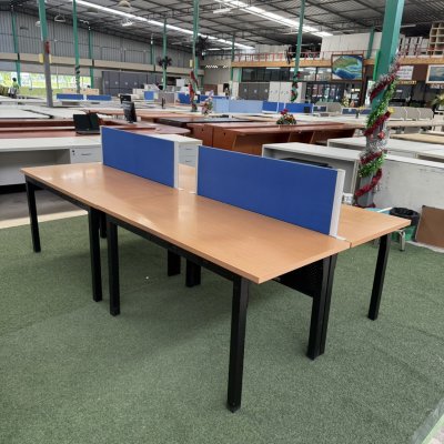 โต๊ะทำงานกลุ่ม 4 ที่นั่ง