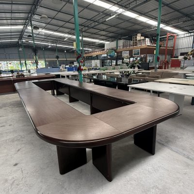 โต๊ะประชุม 18-20 ที่นั่ง