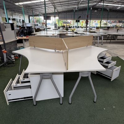 โต๊ะทำงานกลุ่ม 3 ที่นั่ง