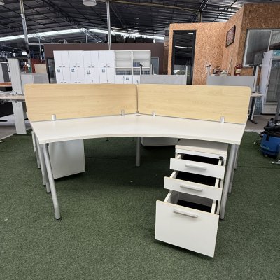 โต๊ะทำงานกลุ่ม 3 ที่นั่ง