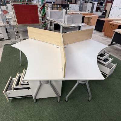 โต๊ะทำงานกลุ่ม 3 ที่นั่ง