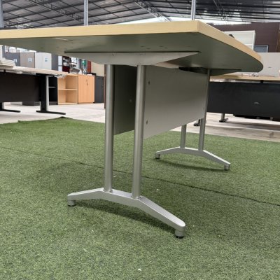 โต๊ะประชุม 4-6 ที่นั่ง