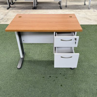 โต๊ะทำงาน