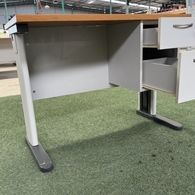 โต๊ะทำงาน