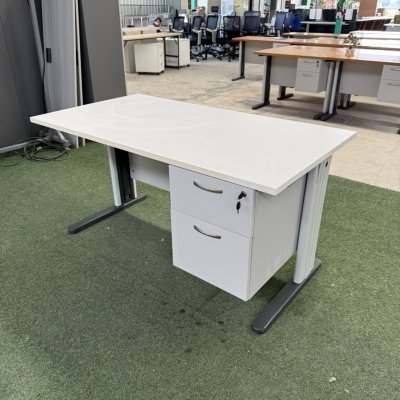 โต๊ะทำงาน