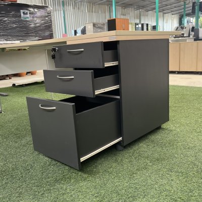 โต๊ะทำงานผู้บริหาร