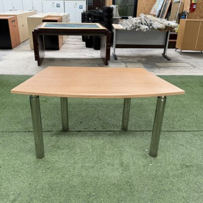 โต๊ะอเนกประสงค์ทรงโค้ง