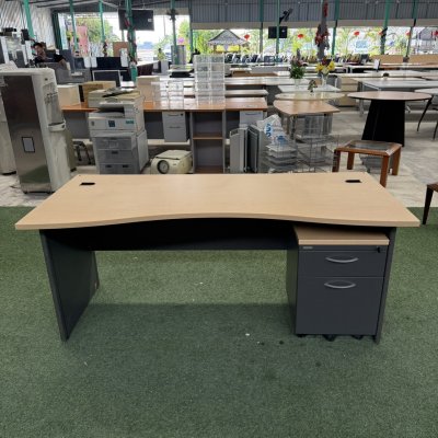 โต๊ะทำงานผู้บริหาร