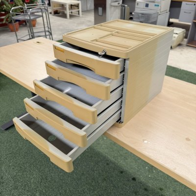 ลิ้นชักใส่เอกสาร