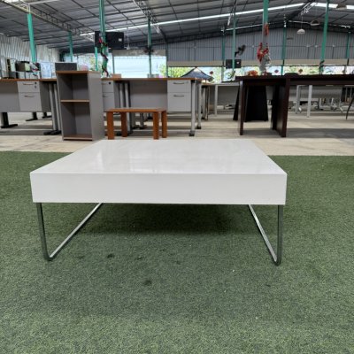 โต๊ะกลาง