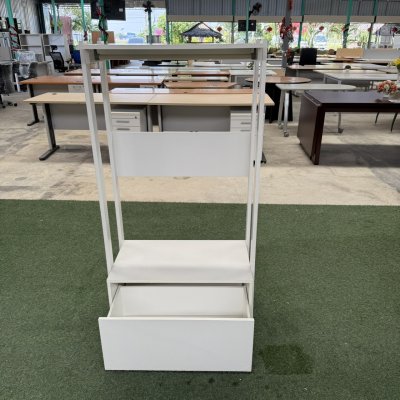 ราวแขวนผ้าสำหรับชุดเด็ก