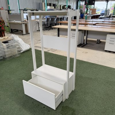 ราวแขวนผ้าสำหรับชุดเด็ก