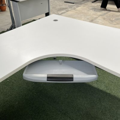 โต๊ะทำงานทรง L