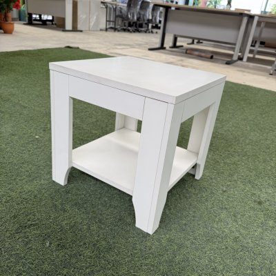 โต๊ะข้างเตียง