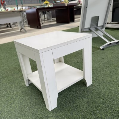 โต๊ะข้างเตียง